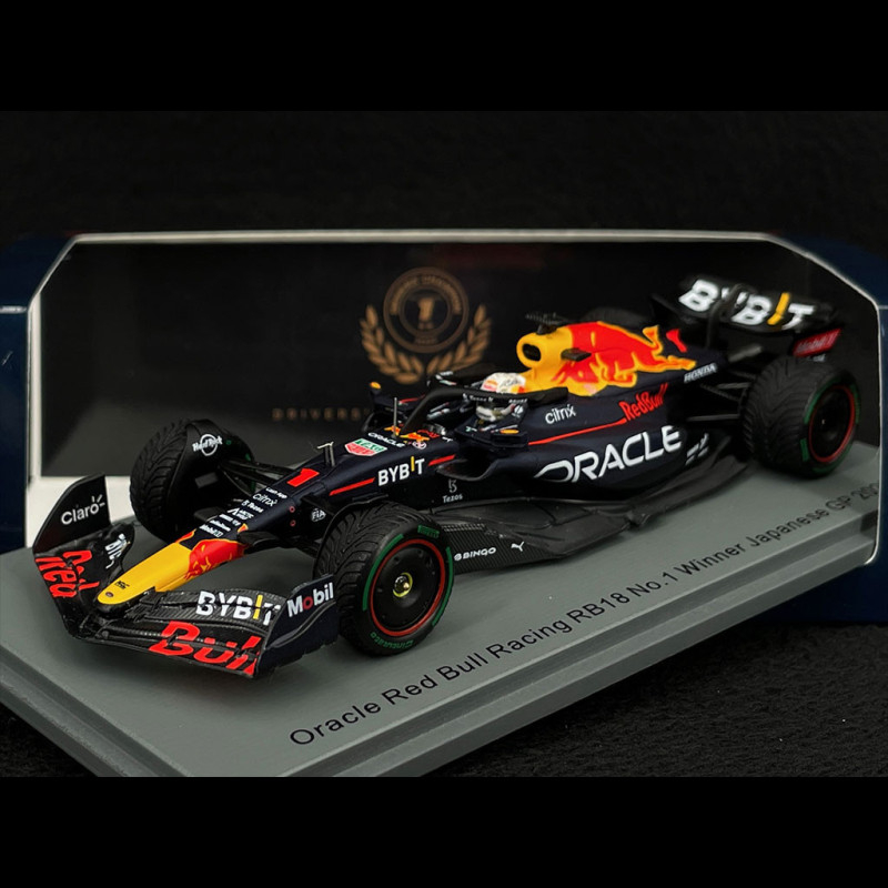 Max Verstappen Red Bull Racing RB18 n° 1 Winner GP Japan 2022 