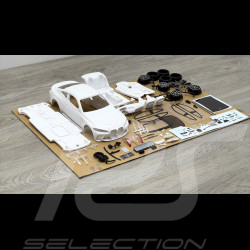 Kit Montage BMW M4 G82 Coupé 2020 Modell zum Zusammenbauen und Bemalen 1/18 GT Spirit GT298KIT