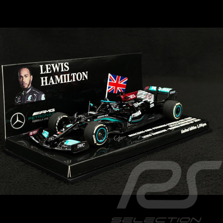 Lewis Hamilton Mercedes-AMG...