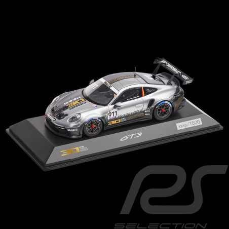 Porsche 911 GT3 Cup Type 992 2022 n° 911 30 ans Porsche Supercup 1993-2022 Argent / Noir 1/43 Spark WAP0202500P30Y