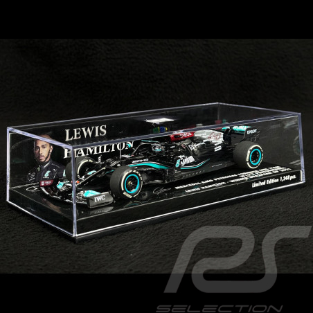 Lewis Hamilton Mercedes-AMG...
