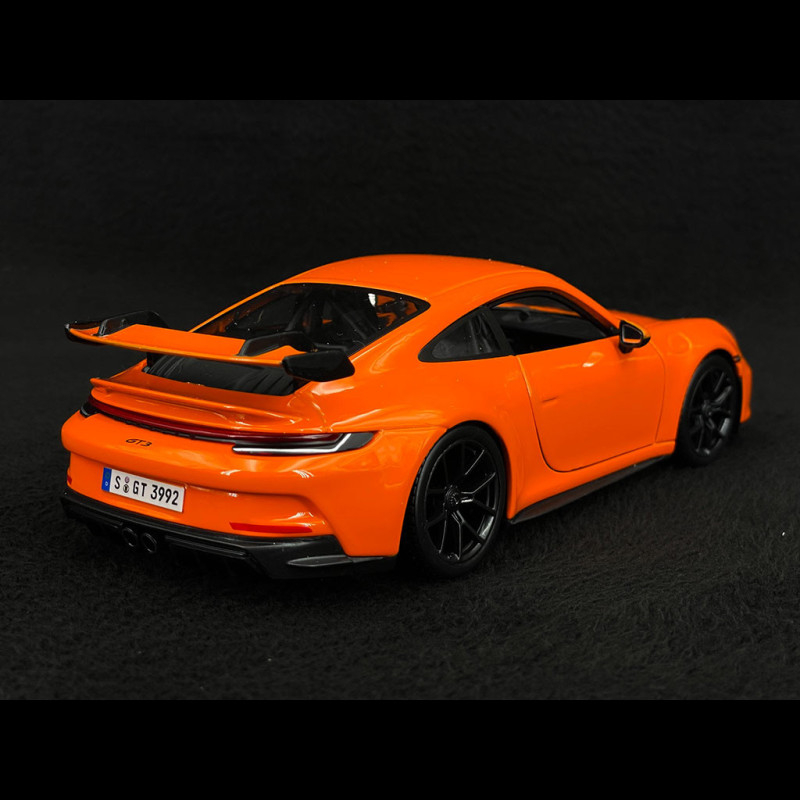 Porsche 911 GT3 Type 992 2021 Lava Orange 1/24 Bburago 21104O