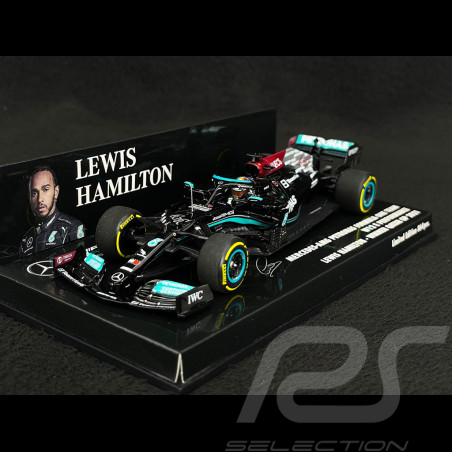 Lewis Hamilton Mercedes-AMG...