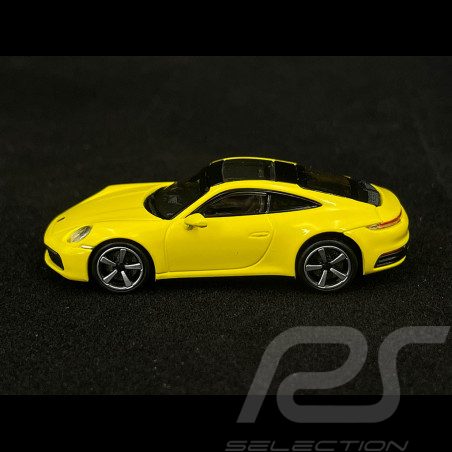 Porsche 911 Carrera 4S Type 992 2019 Racinggelb 1/87 Minichamps 870068322