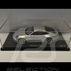 Porsche 911 Carrera GTS Type 992 Le Mans Centenaire Edition 2023 Silber 1/18 Spark WAP0210060RGTS