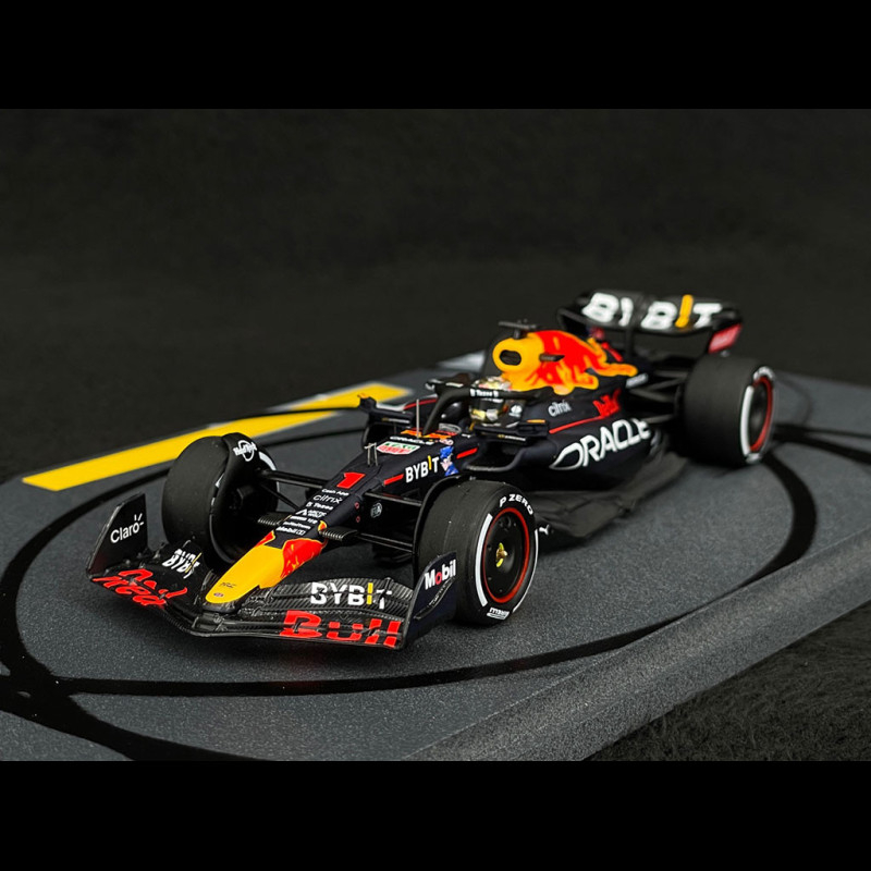 Max Verstappen Red Bull Racing RB18 n° 1 Winner GP Netherlands 2022 30th  Victory F1 1/43 Spark S8548