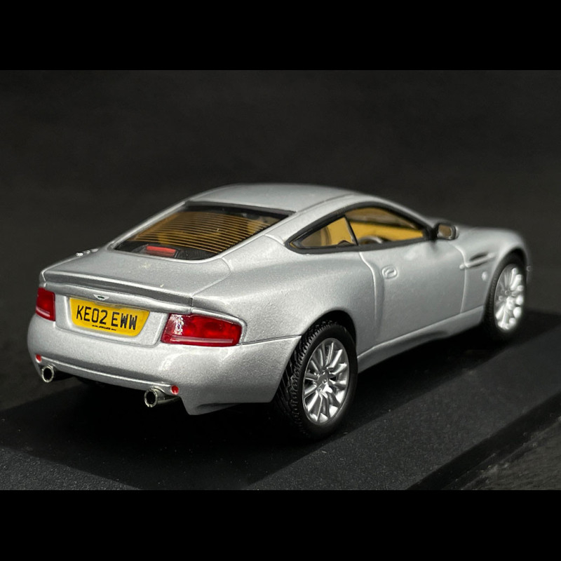 かわいい～！」 ☆1/43 MiniChamps 銀 2002 Vanquish Martin Aston