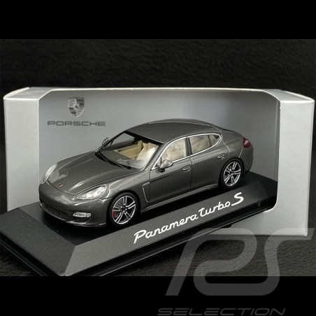 Porsche Panamera Turbo S...