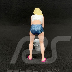 Figurine fille sexy car wash avec seau Diorama 1/18 Premium 18021
