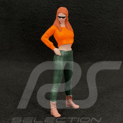 Figur Mädchen mit crop top und dunkler Brille Diorama 1/18 Premium 18015