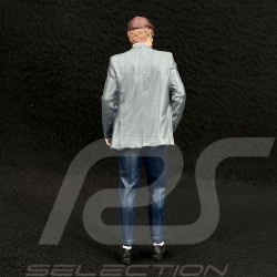 Figurine elegant man with leather cap Diorama 1/18 Premium 18020