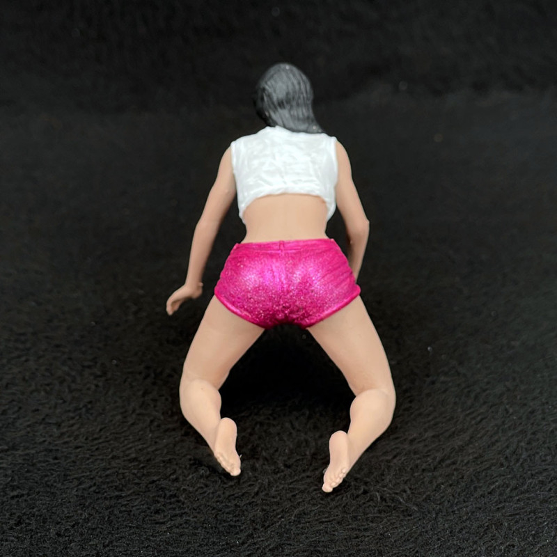 FIGURINE 1/18 GIRL SISI VROOM NOT PEINT POUR AUTOART CMR NOREV