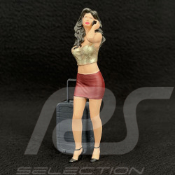 Figur sexy Mädchen mit Trolley am Telefon Diorama 1/18 Premium 18017