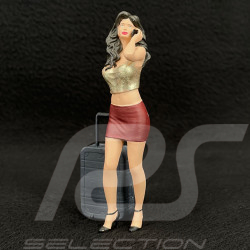 Figurine fille sexy avec trolley au téléphone Diorama 1/18 Premium 18017