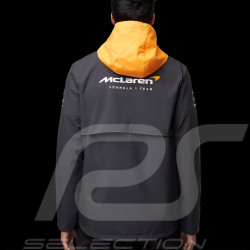 Duo Veste McLaren Imperméable à Capuche + T-Shirt McLaren F1 Lando Norris