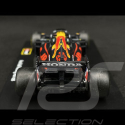 Duo Red Bull T-Shirt + 1/43 Modellautos Bburago Max Verstappen World Champion