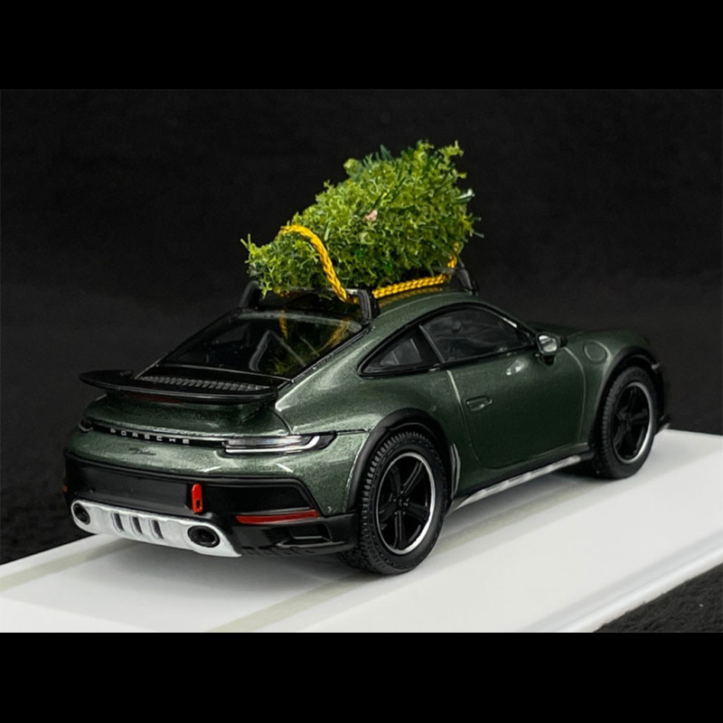 Porsche 911 Dakar (992) avec sapin – Christmas