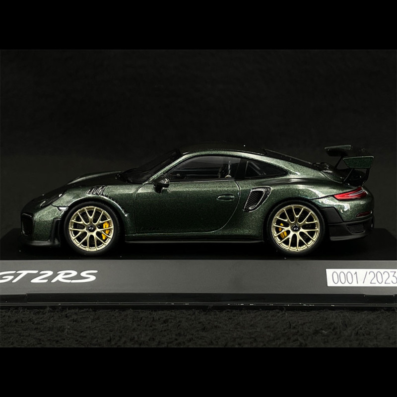 Copy n° 001 / 2023 Porsche 911 GT2 RS Type 991 2018 Oak Green Metallic ...