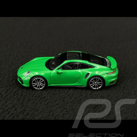 Porsche 911 Turbo S Type 992 2020 Python green 1/87 Minichamps 870069070