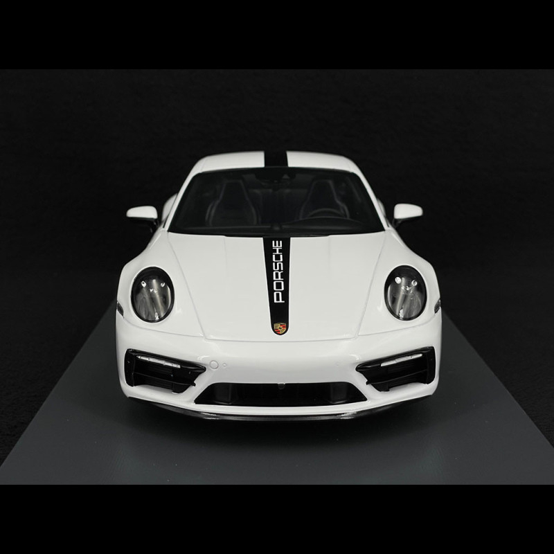 Porsche 911 Carrera 4S type 992 2019 White 1/18 Schuco 450058200