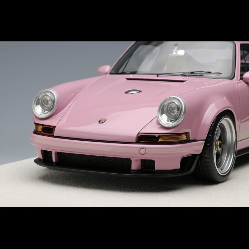 Porsche Singer DLS The Mistress 2022 Pink 1/18 Make Up Models ELM018E