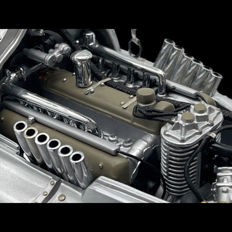 Auto-Union Typ D Silver arrow Grand-Prix 1938-1939 1/18 CMC M-027