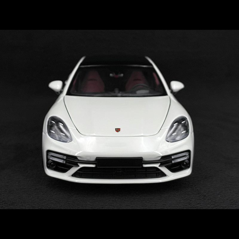 Porsche Panamera Turbo S 2020 Chalk Grey 1/18 Minichamps 113061078