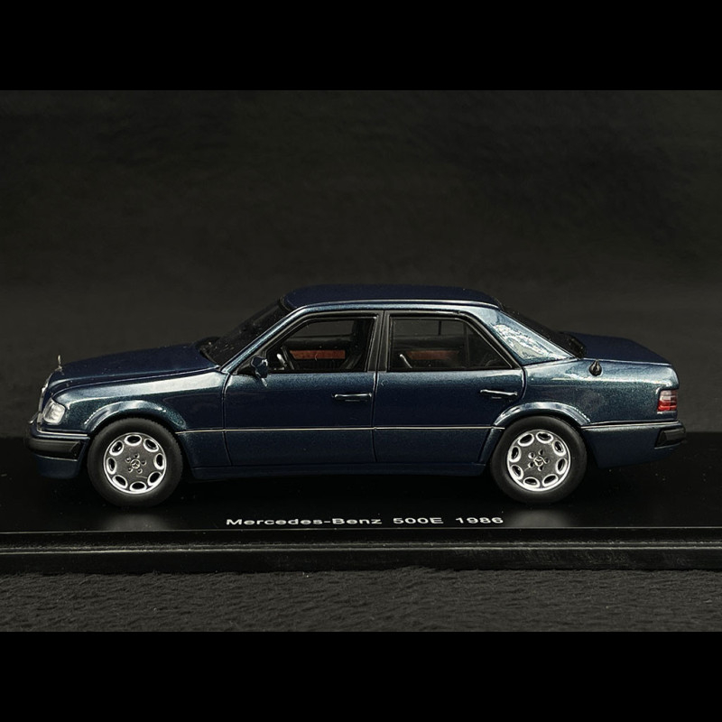 Mercedes-Benz 500E 1986 Petroleum Blue 1/43 Spark S1020
