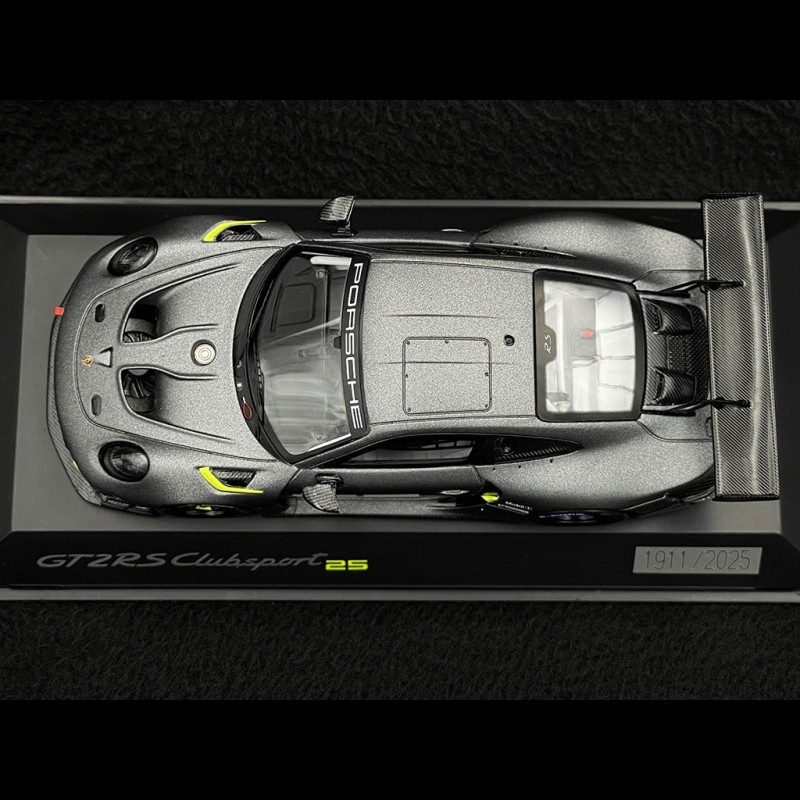 Porsche 911 GT2 RS ミニカー　世界限定1911個 New exclusive models: The Porsche 911 GT2 RS 2018 in 1:43