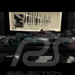 Lewis Hamilton Mercedes AMG F1 W11 Champion du Monde 2020 1/12 Minichamps 127201444