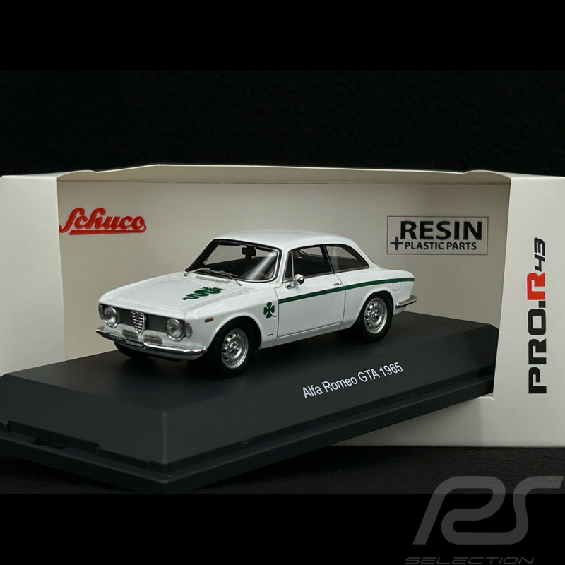 Alfa Romeo Guilia Sprint GTA 1965 White 1/43 Schuco 450934100
