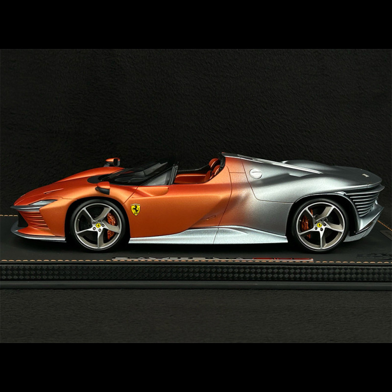 Ferrari Daytona SP3 Icona 2022 Open roof Gris Titanium / Orange 1/18 ...