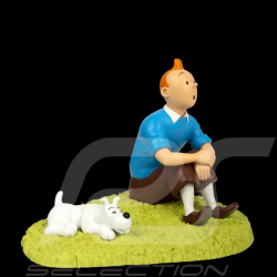 Figurine Tintin et Milou - Assis dans l'herbe - L'Île Noire 17,5 cm 47001