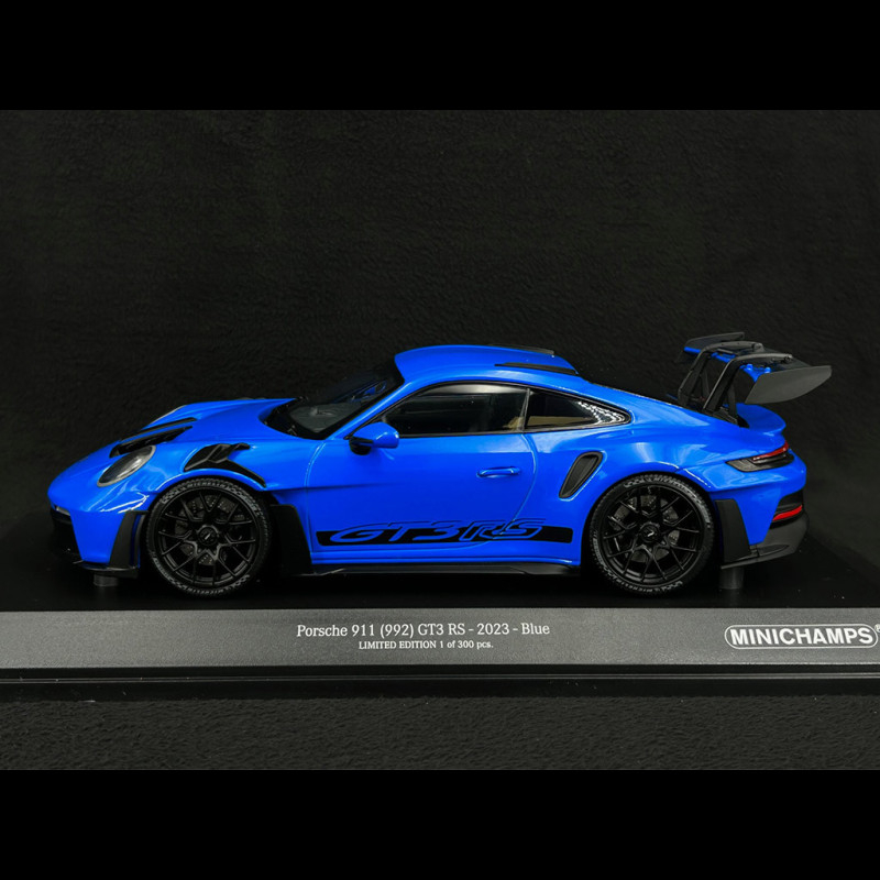 Porsche 911 2,4L S 1/18 – Miniature Universal Hobbies, Bleu Outremer, Excellent état