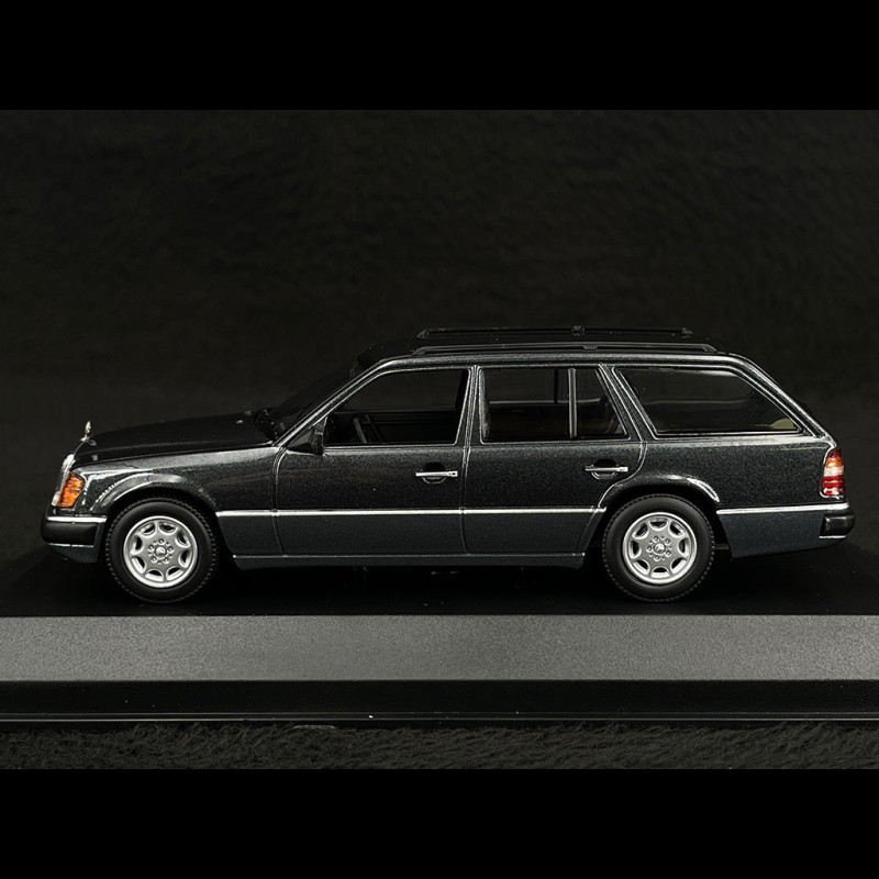 Mercedes-Benz 300 TE S124 1990 Schwarz Metallic 1/43 Minichamps 