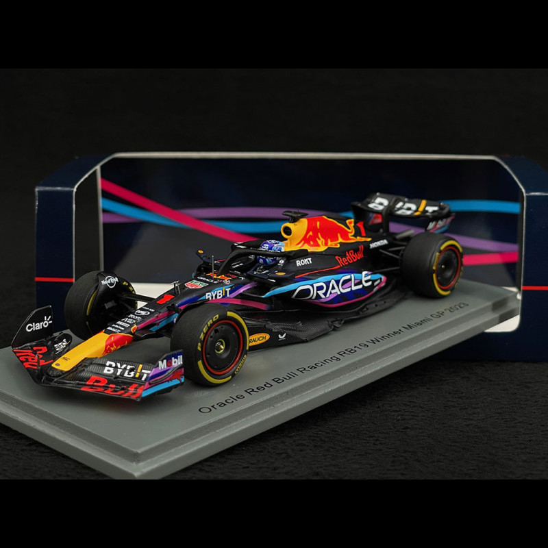 スパーク 2023 1/43 Red Bull Racing RB19 Amazon.com: Red Bull Racing RB19 F1 GP Las Vegas Collection 1/43