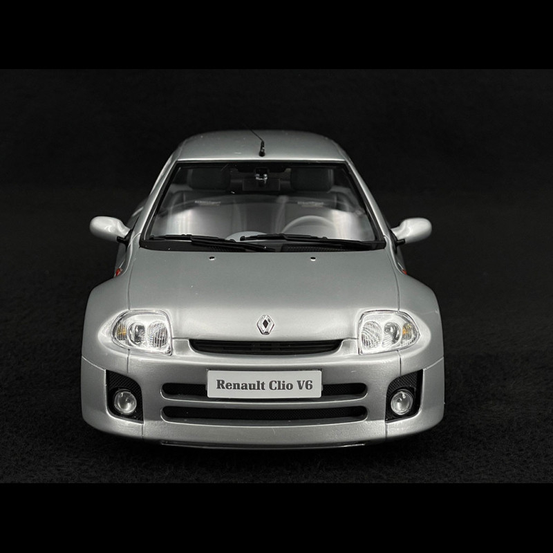 Renault Clio V6 2001 Silver 1/18 Ottomobile OT1034