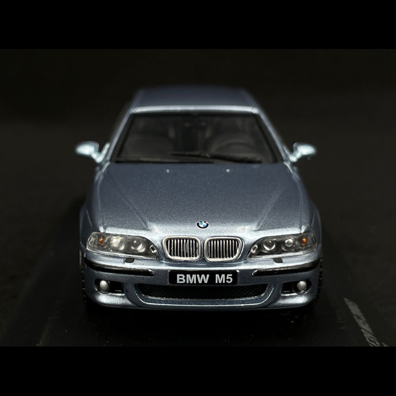 BMW M5 E39 2000 Silber Wasserblau 1/43 Solido S4310503 