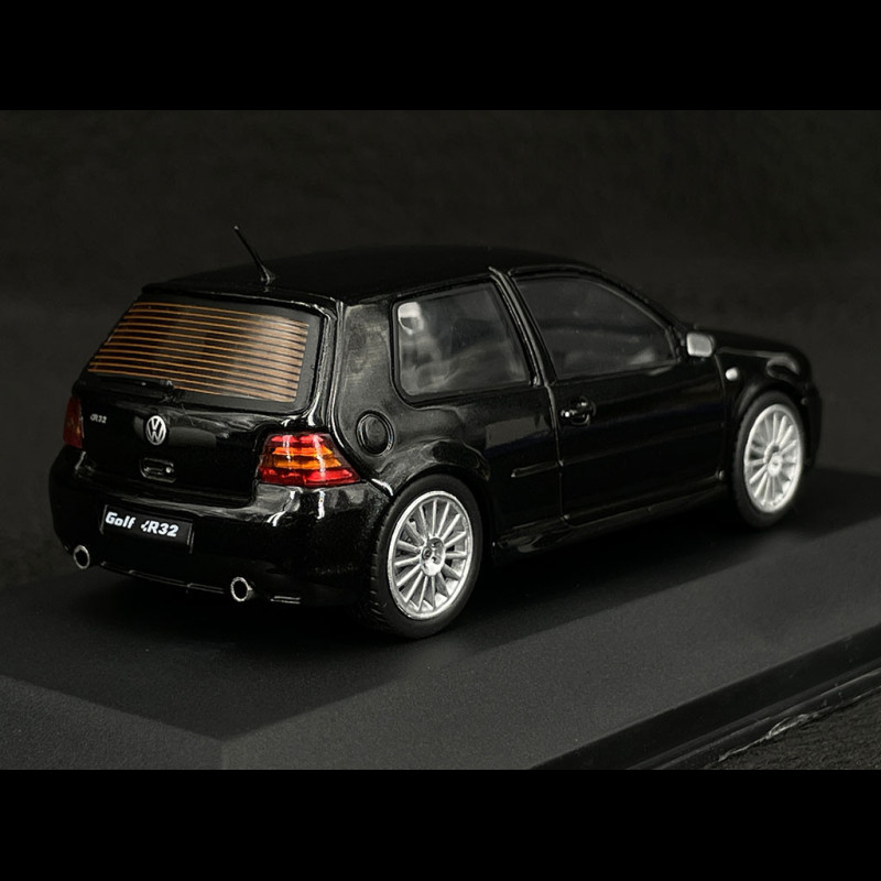 Miniature Voiture Golf4 R32 échelle 1/18 – Neuve Sous Emballage, Un Collector !