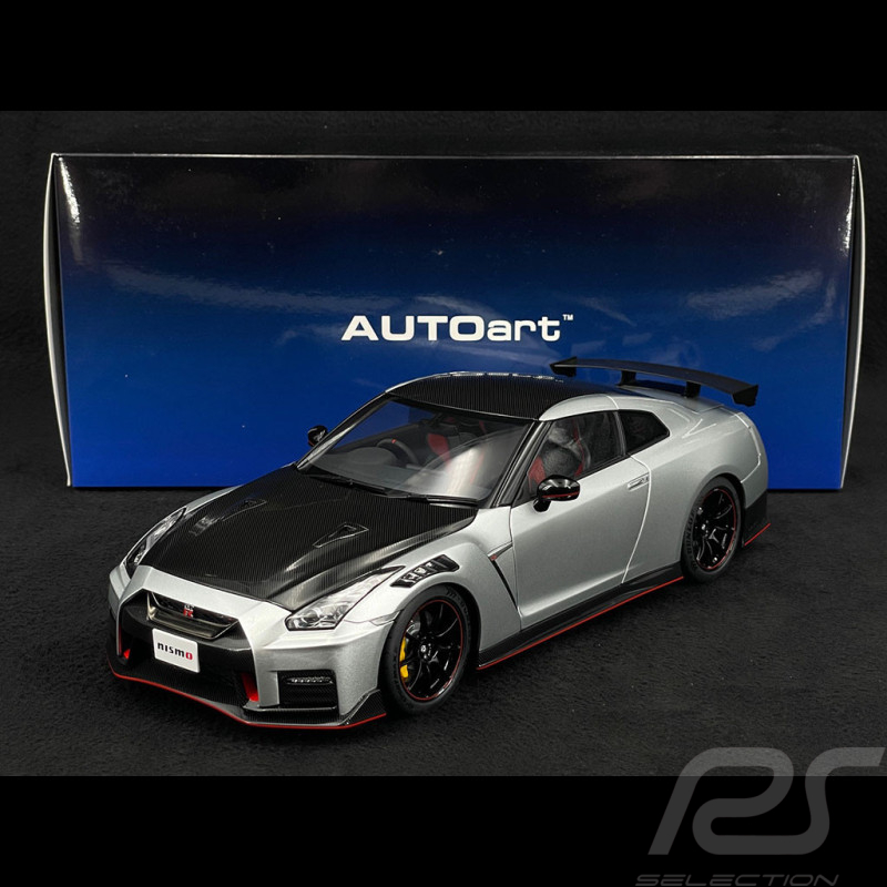 Nissan GT-R Nismo 2022 Typ R35 Silbergrau Ultimate / Schwarz 1/18 AutoArt 77503