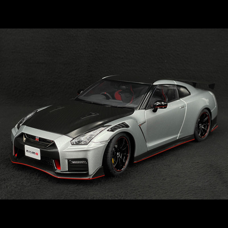 Nissan GT-R Nismo 2022 Type R35 Silver grey Ultimate / Black 1/18