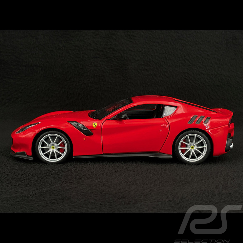 Ferrari F12 TDF 2016 Rot 1/24 Bburago 26021