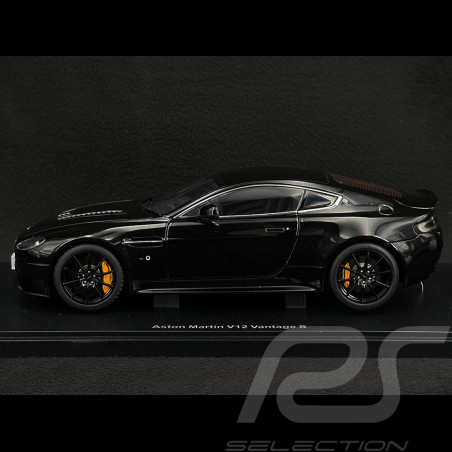 Aston Martin V12 Vantage S...
