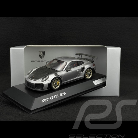 Porsche 911 GT2 RS type 991 silver / black 1/43 Spark WAP0201510J