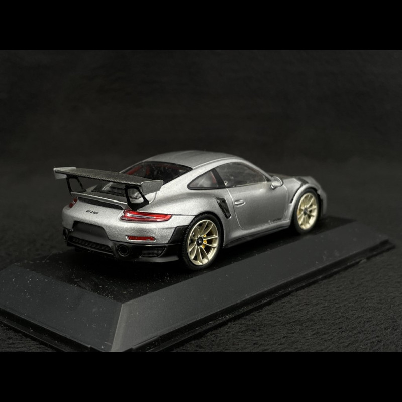 Porsche 911 GT2 RS type 991 silver / black 1/43 Spark WAP0201510J