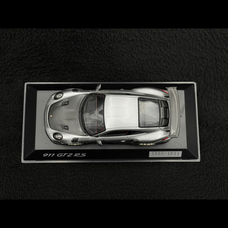 Porsche 911 GT2 RS type 991 silver / black 1/43 Spark WAP0201510J