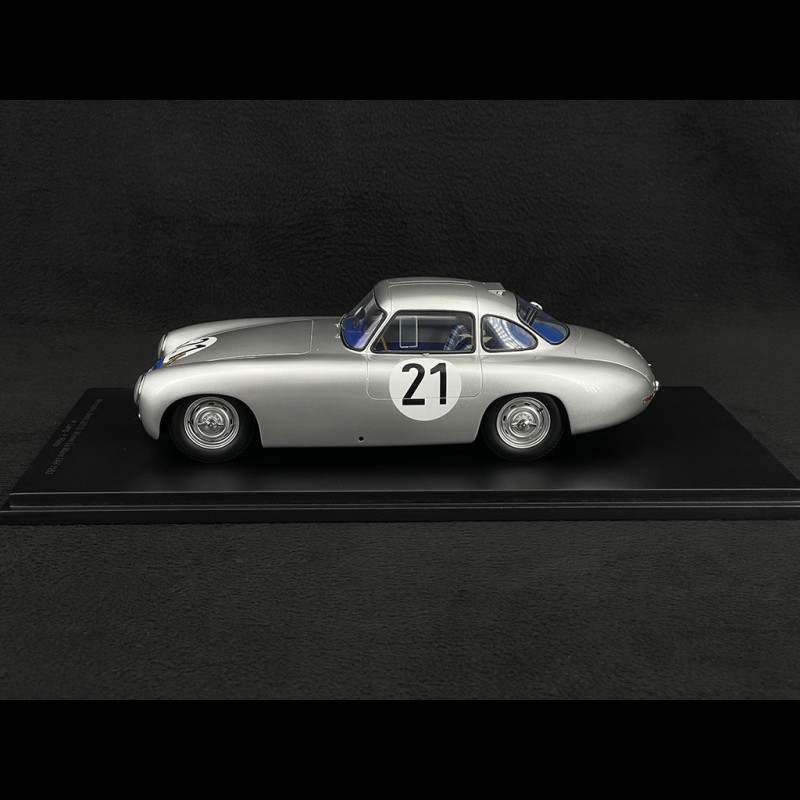 Mercedes-Benz 300 SL Daimler Benz AG Le Mans 1952 - Maßstab 1:18 1950