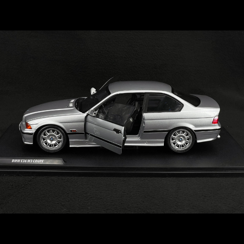 BMW M3 E36 1990 Silber 1/18 Solido S1803913