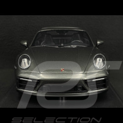 Porsche 911 Carrera 4 GTS Type 992 2020 Metallic Aventuragrün 1/18 Minichamps 155063101