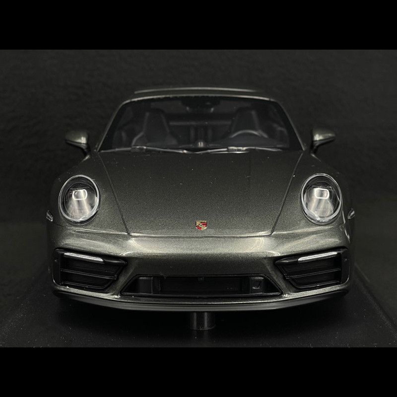 Minichamps 155063102 PORSCHE 911 CARRERA 4 GTS – 2020 – RUBYSTAR 1/18